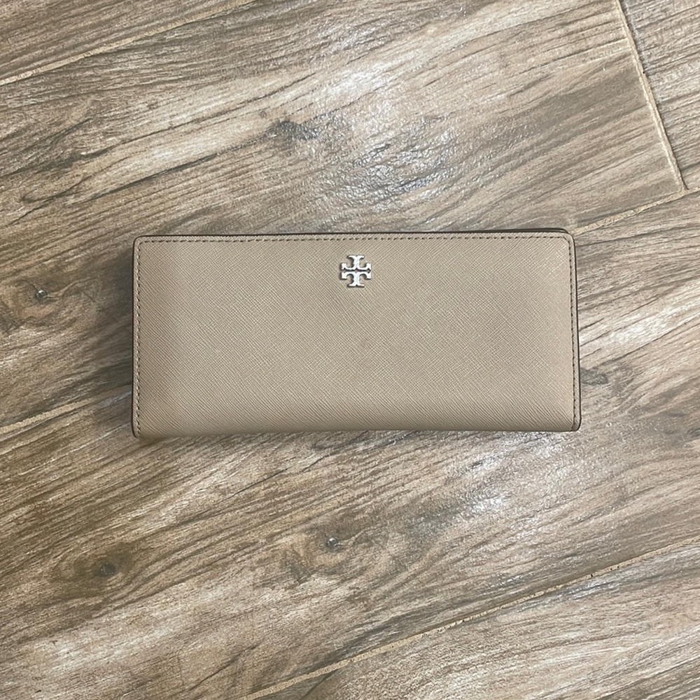 Tory Burch wallet